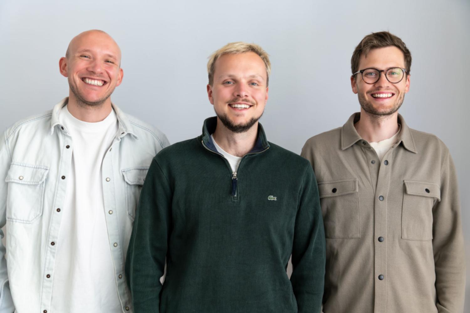 Założyciele Enerkii (od lewej): Hendrik Abel, Henry Thierhoff i David Balensiefen. (Zdjęcie: Sebastian Schwarz)