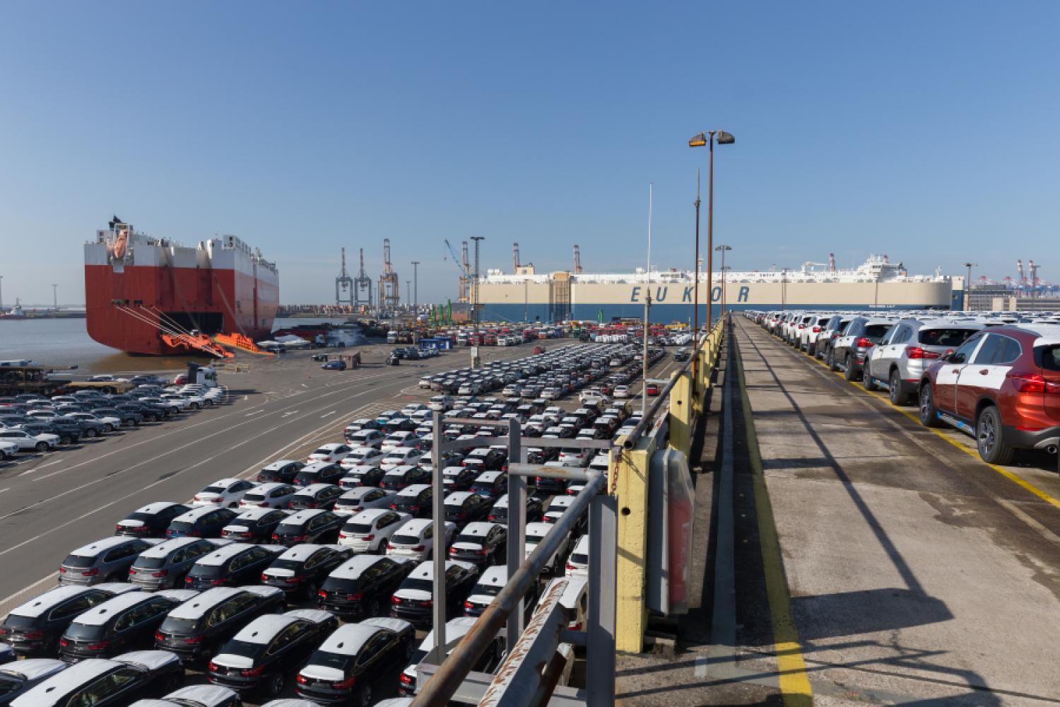 Autoterminal Bremerhaven: Transshipment hub for hundreds of thousands of vehicles in international seaport traffic. (Photo: BLG)