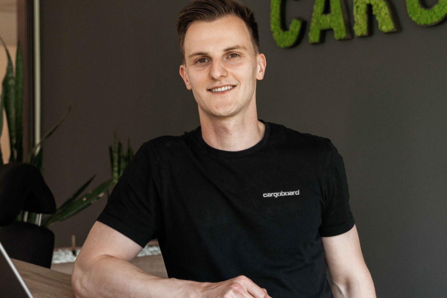 Lukas Petrasch, założyciel i CEO Cargoboard: „Rozpoczęliśmy działalność w Hiszpanii i Portugalii z przekonaniem, że nasz cyfrowy model rezerwacji zostanie z wdzięcznością przyjęty przez nadawców w tych dwóch krajach. To założenie się sprawdziło.”