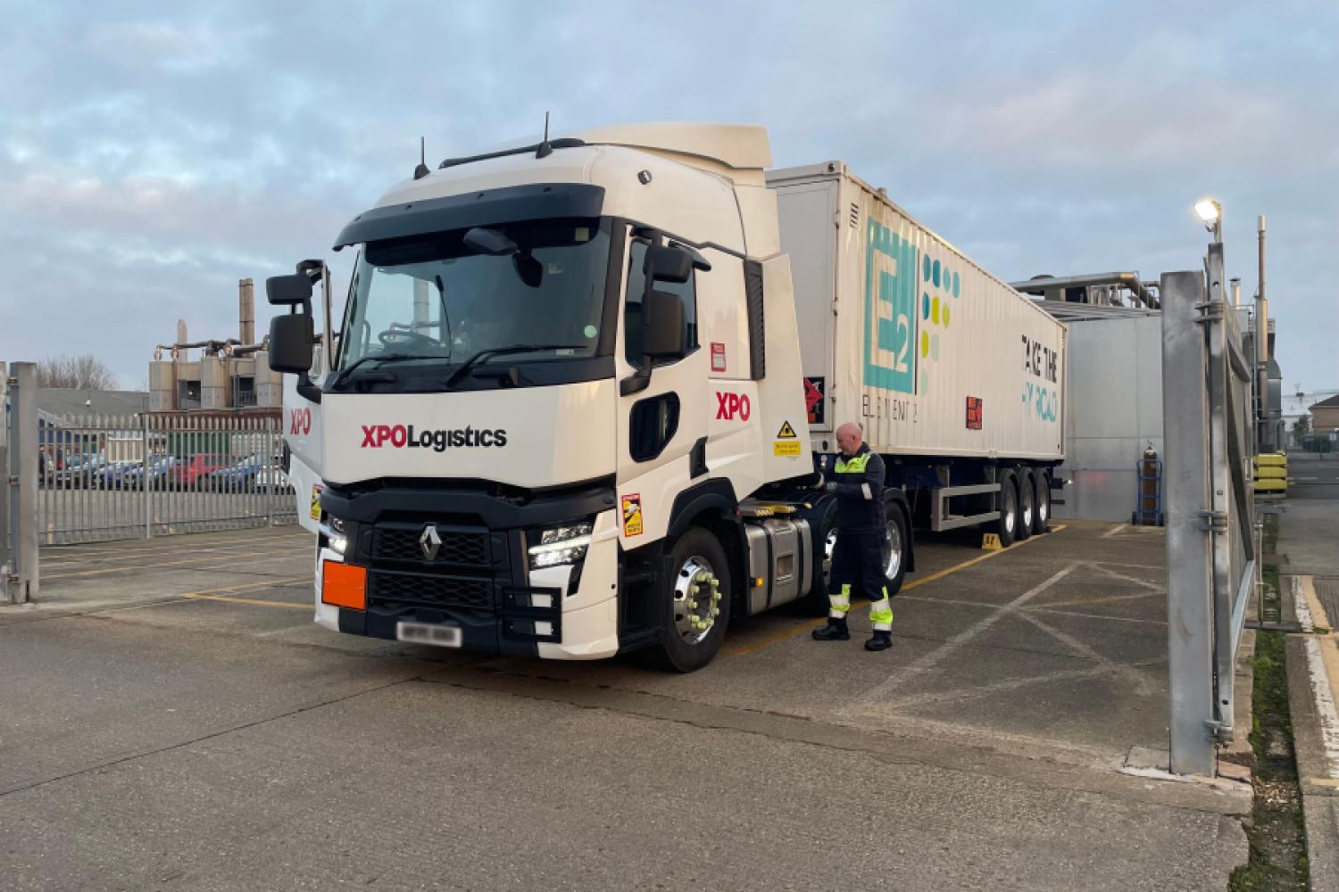 The first facility for hydrogen supply via "Tube Trailer" at the Mahle Powertrain site in Northampton. | Image: MPT.