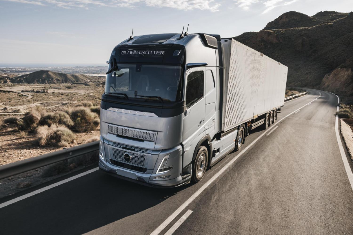 With the optimized VDS, the system can intervene independently if a tire bursts. | Image: Volvo Trucks.