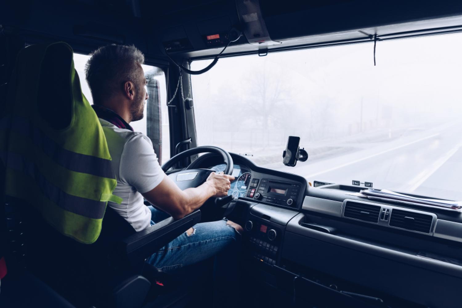 Progreso tarifario en la carretera: del nuevo acuerdo también se benefician los conductores en el transporte de mercancías y logística. (Foto: Adobestock)