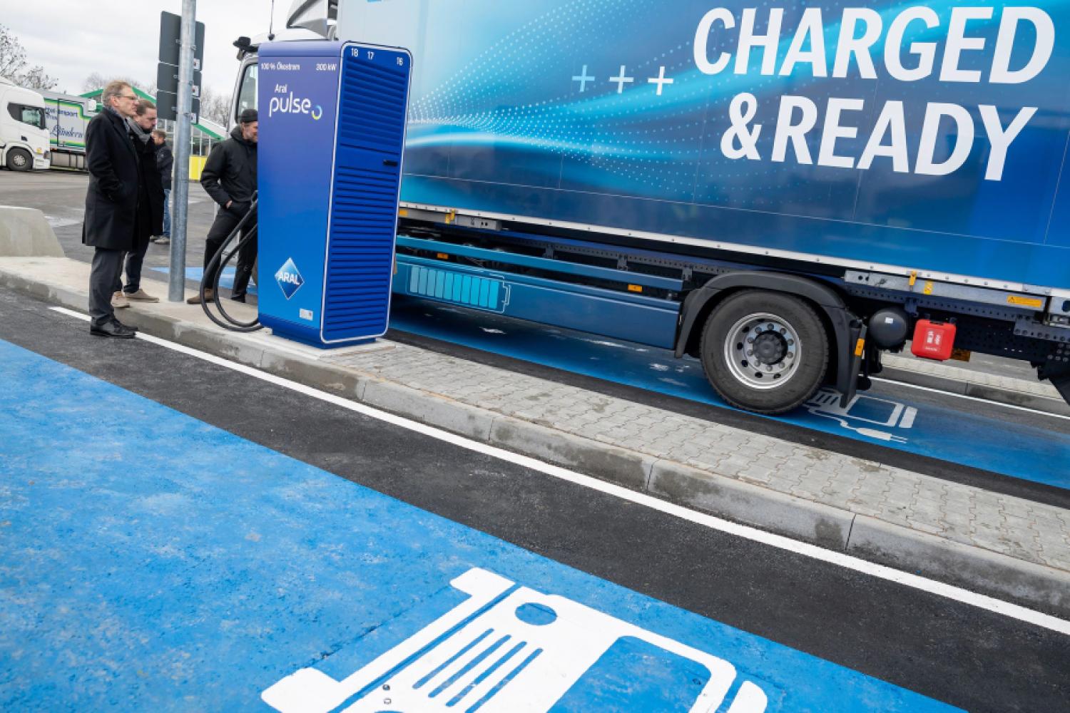 La directiva KsNI ha impulsado efectivamente el mercado de los camiones eléctricos, hasta que el presupuesto lo detuvo. 8Foto: Aral)