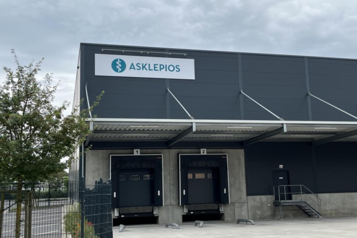 Le hub logistique d'Asklepios devrait à l'avenir être en mesure de stocker et de préparer environ 3 000 produits différents tels que des seringues, des aiguilles, du matériel de pansement, mais aussi des produits pour les besoins de bureau et économiques. (Image : Asklepios)
