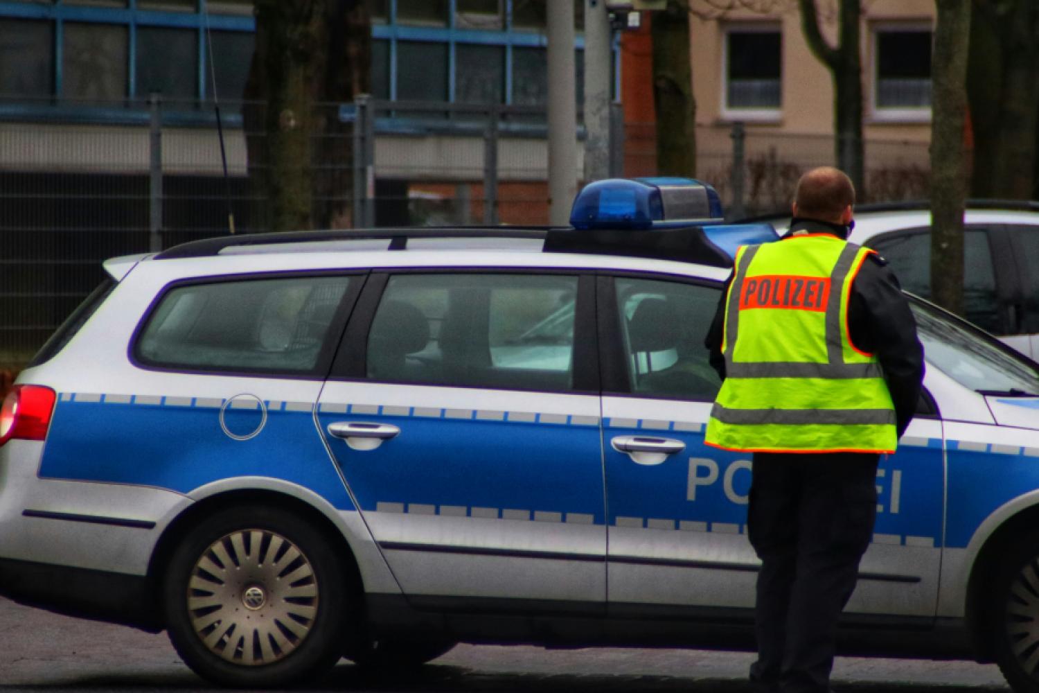 Control teams of the BALM rely on targeted cooperation with the police and customs at transportation hubs during nationwide deployments. | Photo: Jonas Augustin, Unsplash