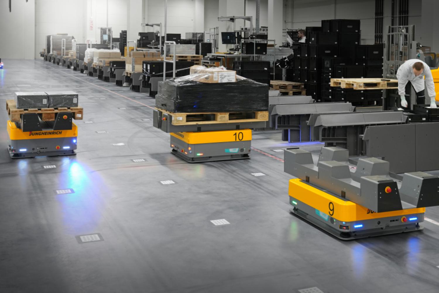 360° safety sensors for secure operations in human-machine environments. | Image: Jungheinrich