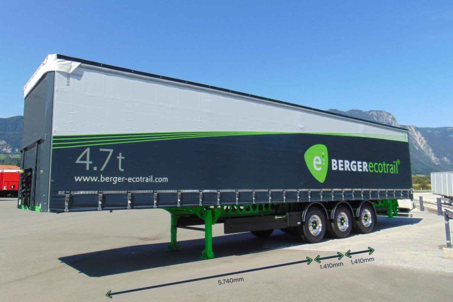 The new lightweight curtain-sider "ecoCHAMP LTO" from BERGERecotrail is also specially designed for use with electric tractors. | Image: Berger