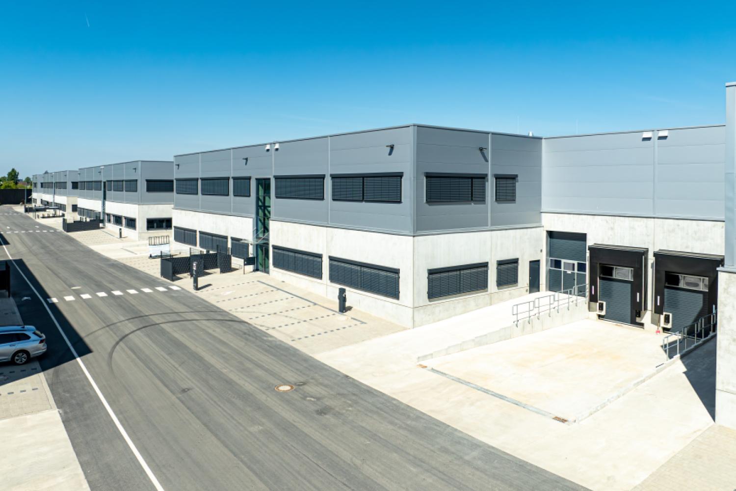Die Logistics Warehousing Systems GmbH y un proveedor de comercio electrónico se trasladan al Panattoni Campus Hannover Zentrum. (Imagen: Panattoni)