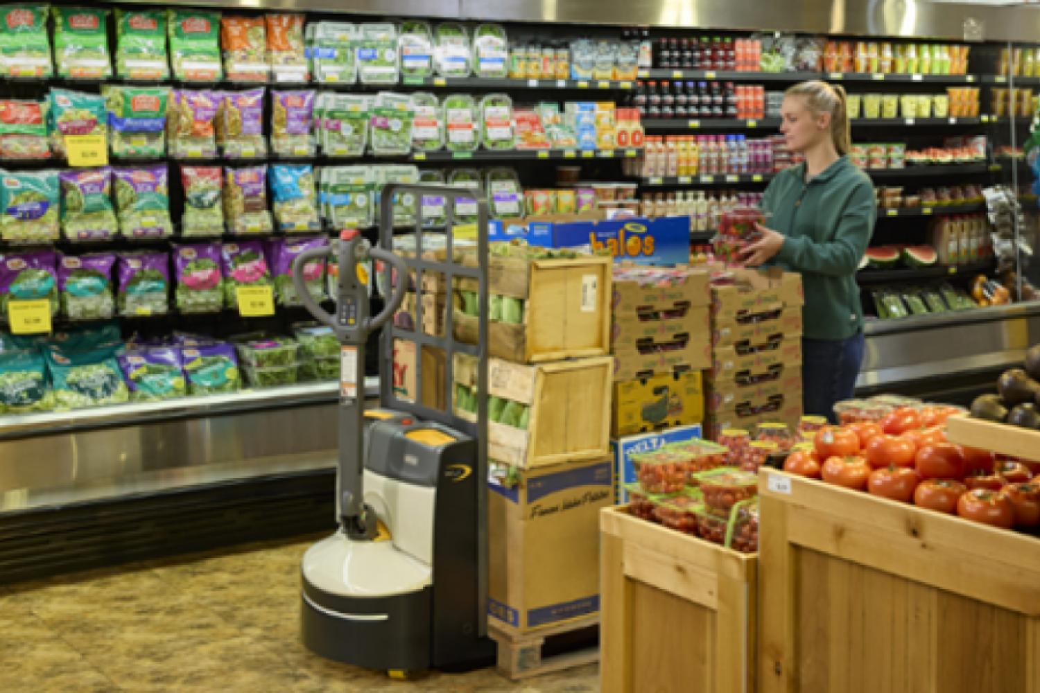 The new WJ 50 series walkie pallet trucks from Crown are particularly suited for truck transportation and curbside deliveries, as well as for use in wholesale and retail. (Image: Ctown)