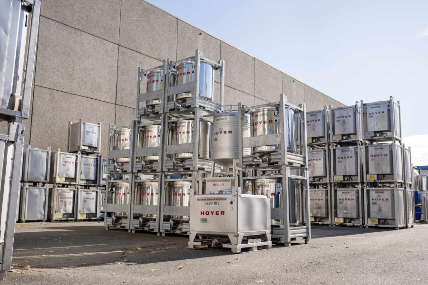 La forte présence de TMP sur le marché espagnol et français dans les secteurs alimentaire et cosmétique complète parfaitement le portefeuille IBC du groupe Hoyer, selon Marlen Blechschmidt, Directrice de la logistique IBC du groupe Hoyer. (Photo : Hoyer)