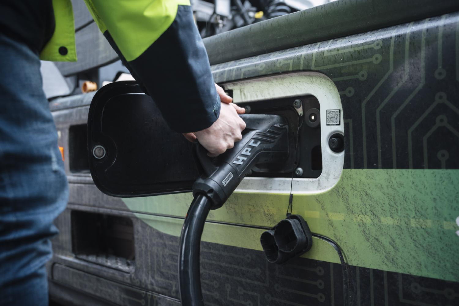 W segmencie pojazdów użytkowych rozpoczęła się zmiana na napęd elektryczny. Liczby bezwzględne są jeszcze niewielkie, ale trend jest wyraźny. | Obraz: Daimler Truck
