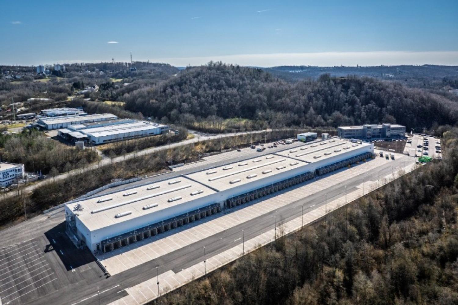 DB Schenker aims to enhance its connection to the logistics provider's European land transport network with the new logistics center in Neunkirchen, Saarland. (Image: DB Schenker)