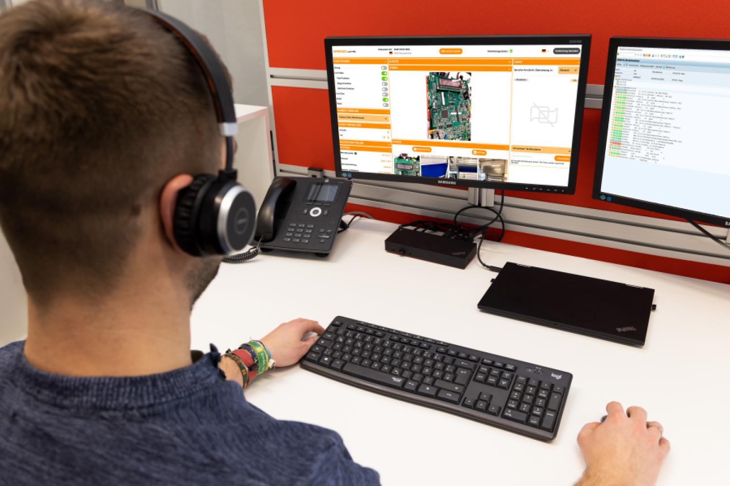 Gracias a la transmisión de video en HD de ambos lados, los técnicos de servicio de Efaflex pueden ver directamente lo que sucede en el lugar con el usuario en "EFA-SmartAssist". | Imagen: Efaflex