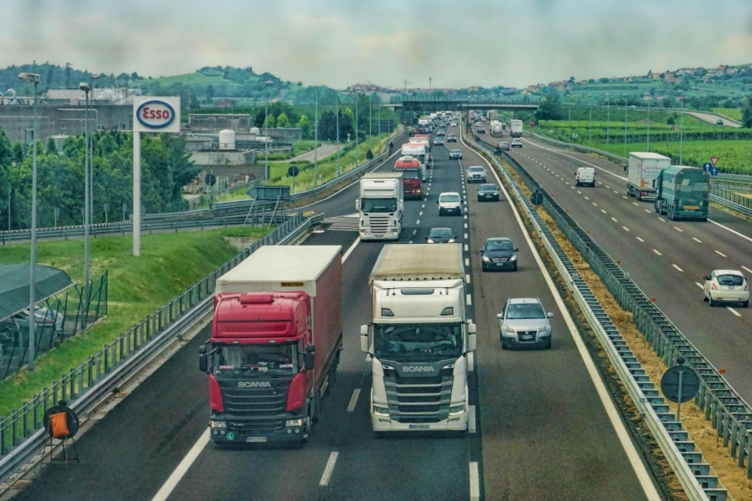 Where to park? Truck drivers are often forced to stop in unsuitable places, warns Sven-Peter Rudolph, chairman of the ACE. (Stock image: Pixabay)