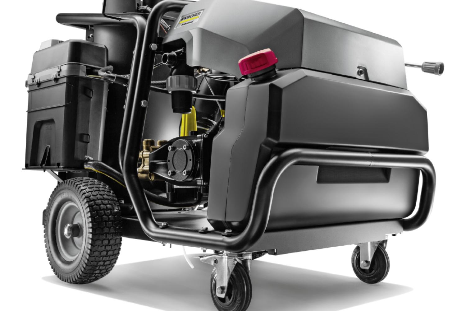 Large amounts of coarse dirt can be easily washed away: The new hot water high-pressure cleaner HDS 18/18-4 S Classic from Kärcher can do that. (Photo: Kärcher)
