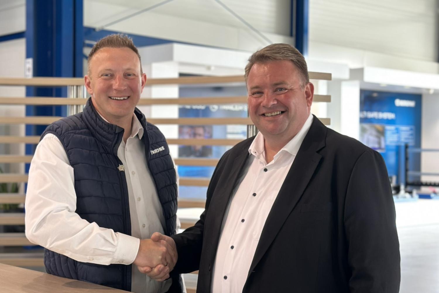 Colaboración acordada: Maximilian Birle (izq.), Jefe de Telemática y Servicios Digitales en Krone, y Lutz Siegert, Gerente de País DACH & CEE en Platform Science. (Foto: Krone)