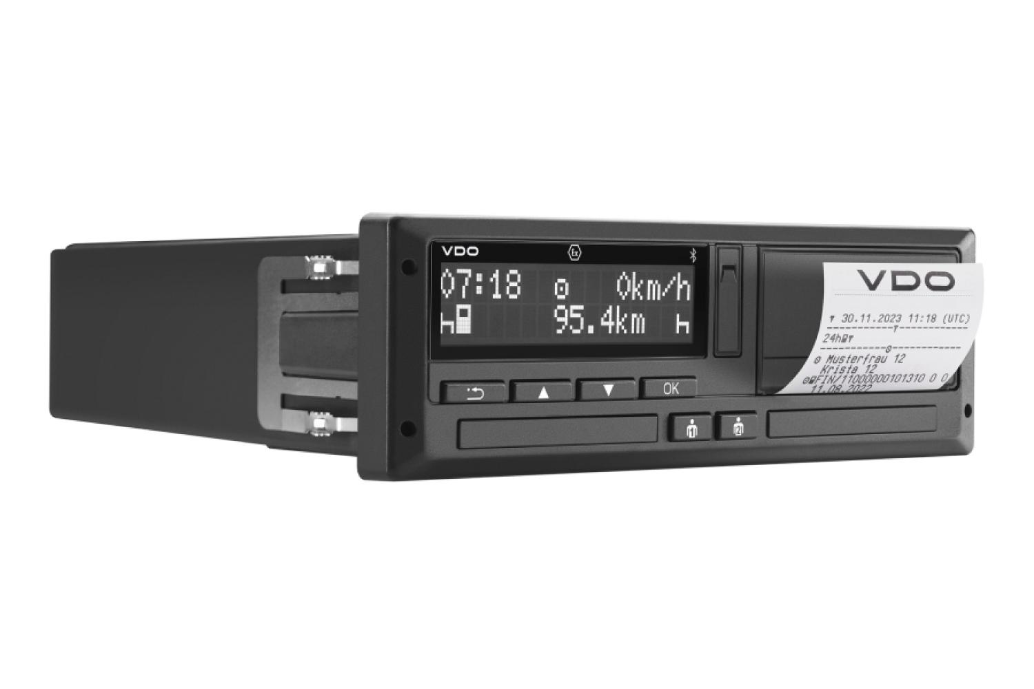 Important deadlines for the installation of the Smart Tachograph 2 should not be missed – while at the same time ensuring that drivers' driving time regulations are observed. (Photo: Continental AG)