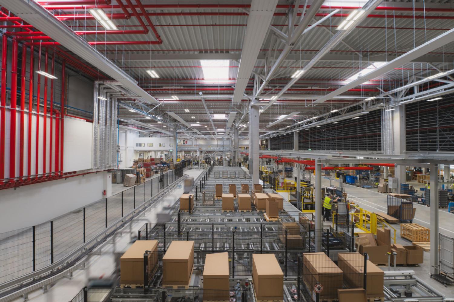 Realizacja nowego centrum dystrybucji części zamiennych o powierzchni około 22 000 metrów kwadratowych została przeprowadzona przez dwie marki Kion: Linde Material Handling i Dematic.