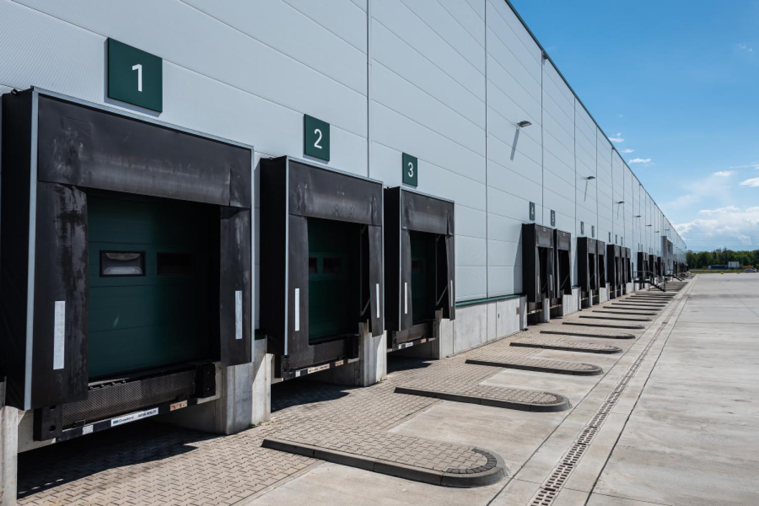In the first half of 2025, the transaction volume in the German industrial and logistics real estate investment market decreased to 2.63 billion euros. (Image: WATCH MEDIA HOUSE, AdobeStock)