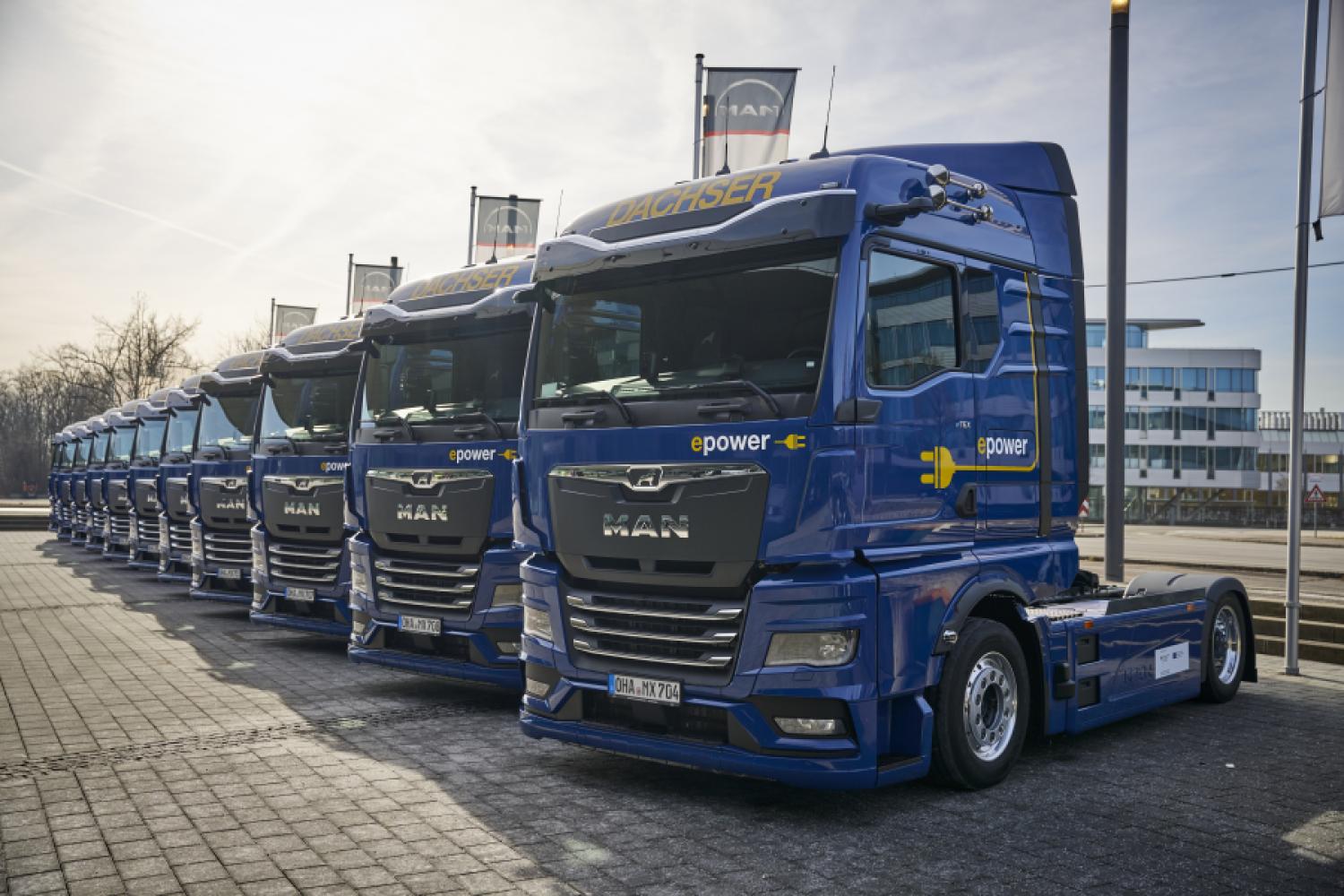 The twelve MAN eTGX Ultra-Lowliners for Dachser are waiting for pickup. | Image: MAN Truck &amp; Bus