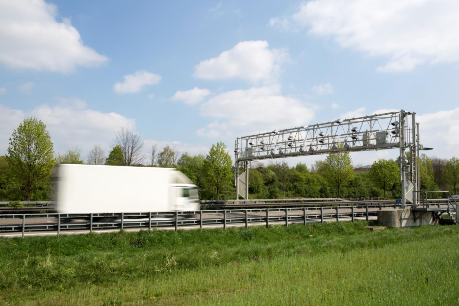 Maut als Finanzierungsquelle: Der BWVL fordert eine vollständige Zweckbindung der Mauteinnahmen für den Straßengüterverkehr. (Photo: Toll Collect)