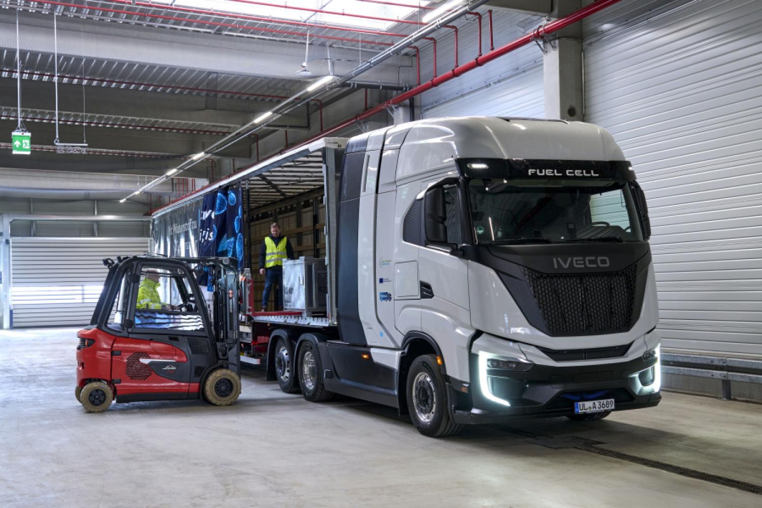 The BMW Group is launching a pilot operation with the acquisition of two zero-emission hydrogen fuel cell trucks as part of the European H2Haul project to promote hydrogen mobility in freight transport. | Image: BMW Group