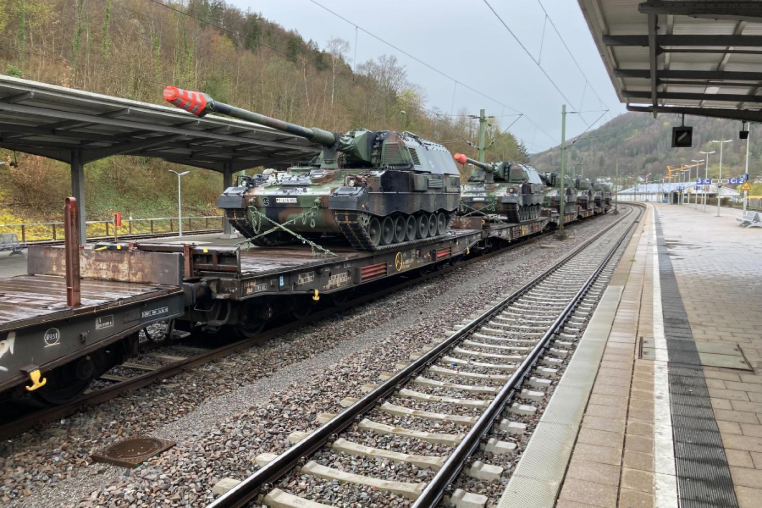 Military transports by rail are gaining greater significance due to the current political situation, according to the VDV. Therefore, upgrading the infrastructure for military purposes is essential. (Photo: Wolfgang Müller/dpa)