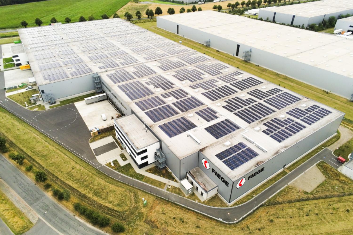Around 35,000 square meters of logistics space are available at the Fiege location in Peine. (Photo: Fiege)