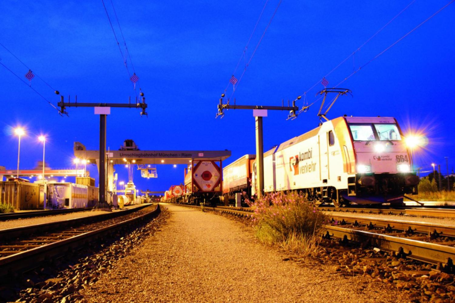 Kombiverkehr sees an urgent need for action from the government regarding the ongoing corridor renovations on the German rail network and in the regulation of track access charges. Photo: Kombiverkehr GmbH & Co. KG