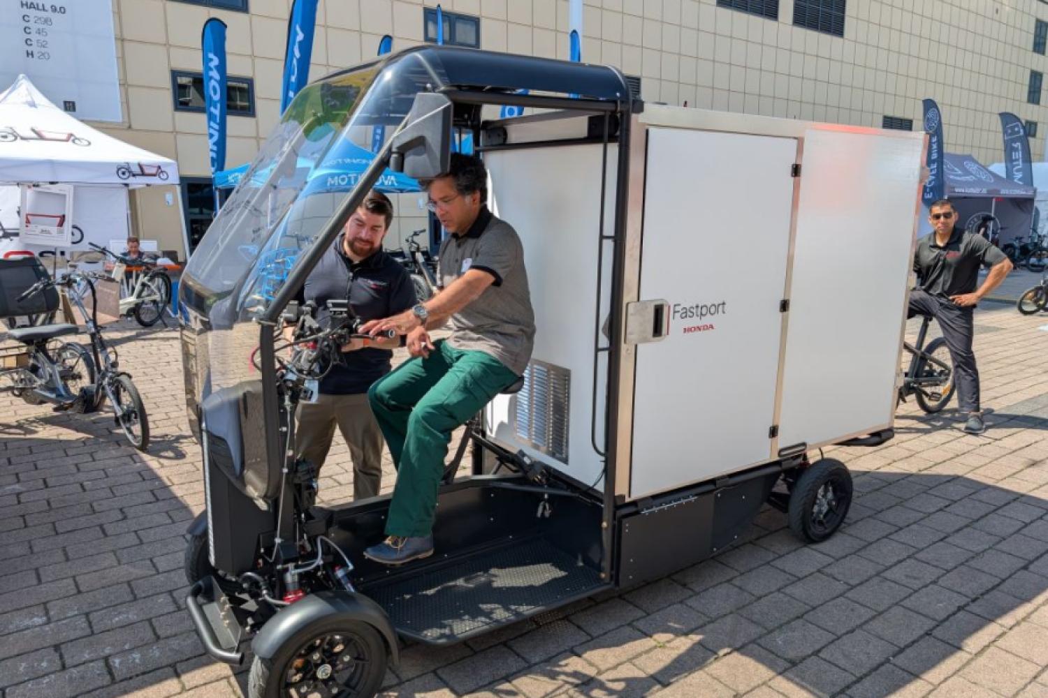 Honda goes Heavy: Avec la sous-marque Fastport, le constructeur automobile se lance dans le secteur des vélos. Cela se remarque sur le vélo. | Photo : J. Reichel