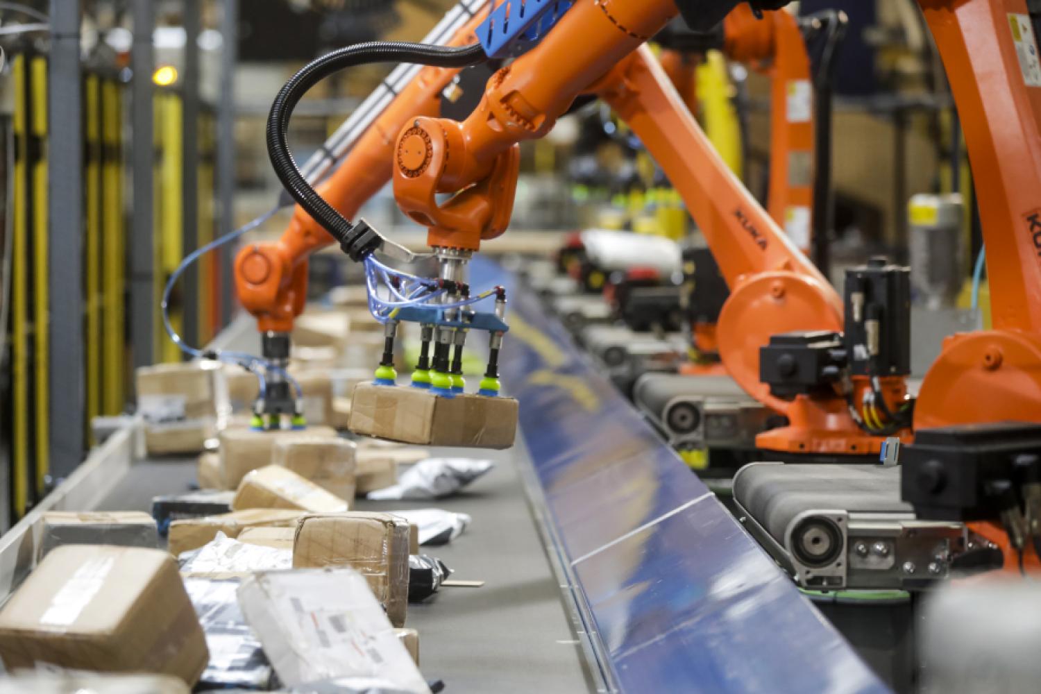 La carga asistida por robots reemplaza la carga manual o semiautomática de clasificadores de bucle. | Imagen Beumer Group