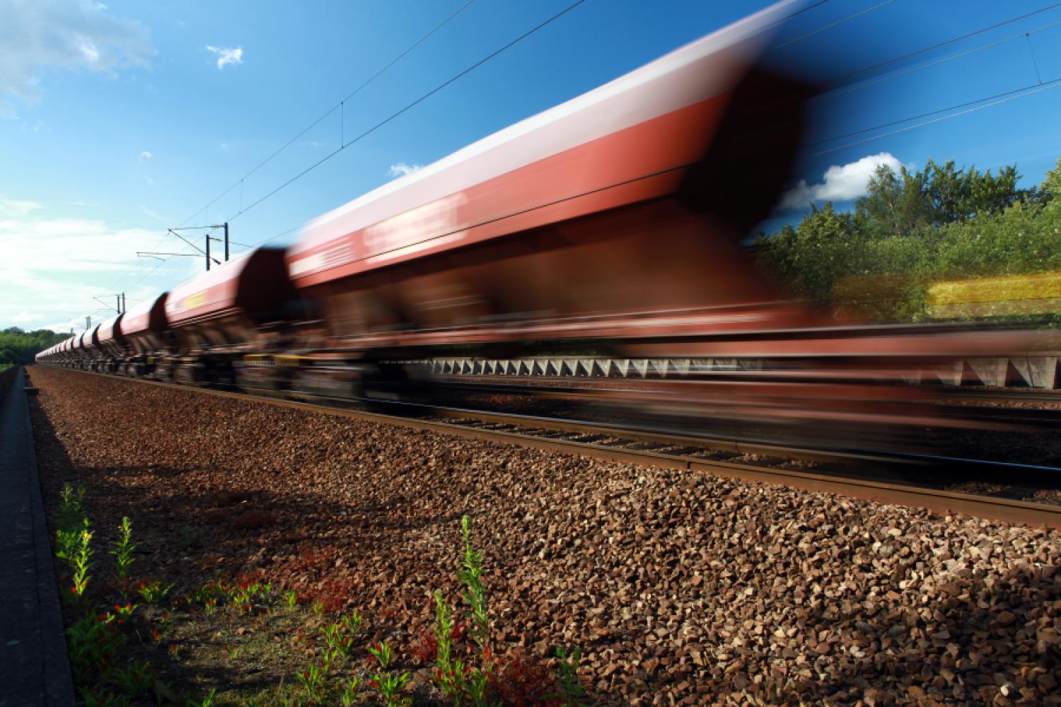 The increased track prices are putting a strain on rail freight companies. Together with other associations, the VDV is therefore demanding an increase in track price subsidies by 75 million euros. (Stock image: Rochagneux/stock.adobe.com)