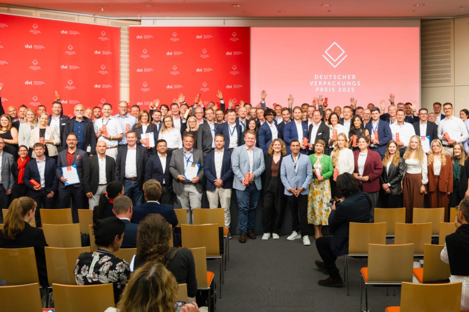 The winners of the German Packaging Award 2025 celebrated on 23 September in Nuremberg. (Photo: Uwe Niklas)