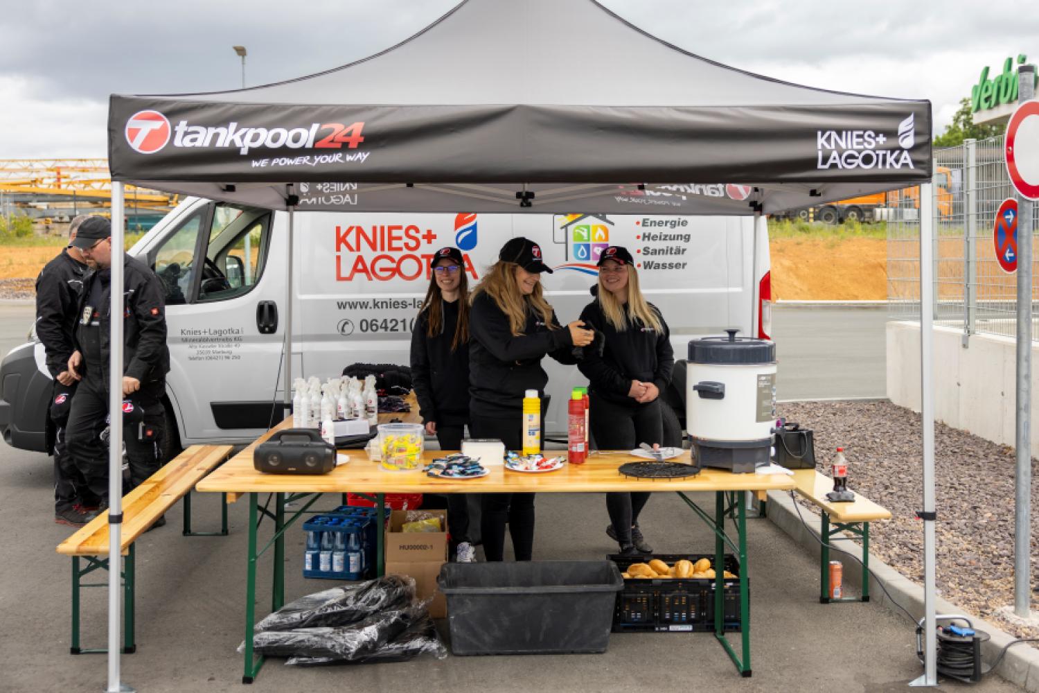 El Día del Conductor, Tankpool24 repartió más de 6000 regalos a los conductores. (Foto: Tankpool24)
