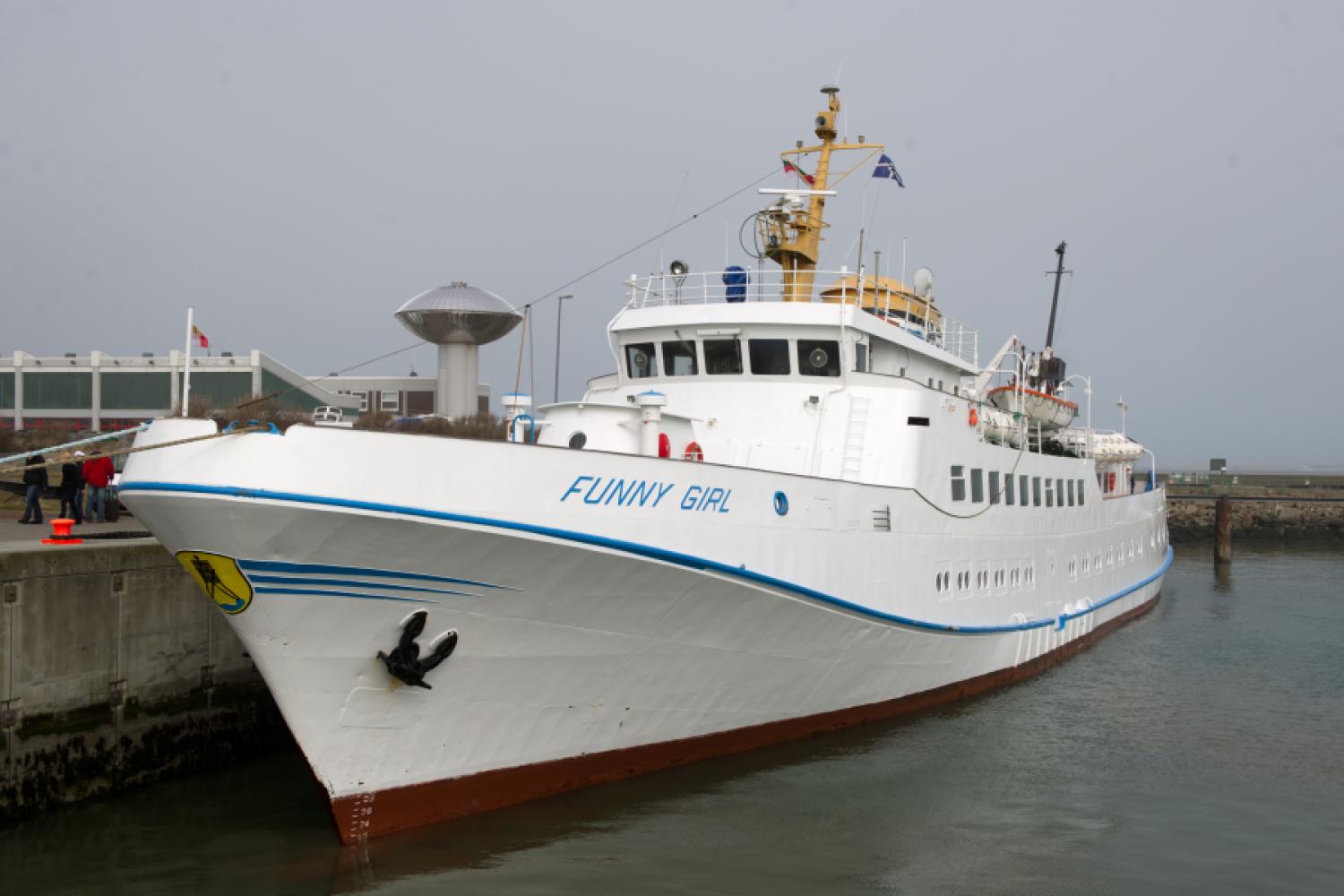 500 litres de diesel se sont échappés lors du ravitaillement du « Funny Girl » dans le port de Büsum. (Photo : Christian Charisius/dpa)
