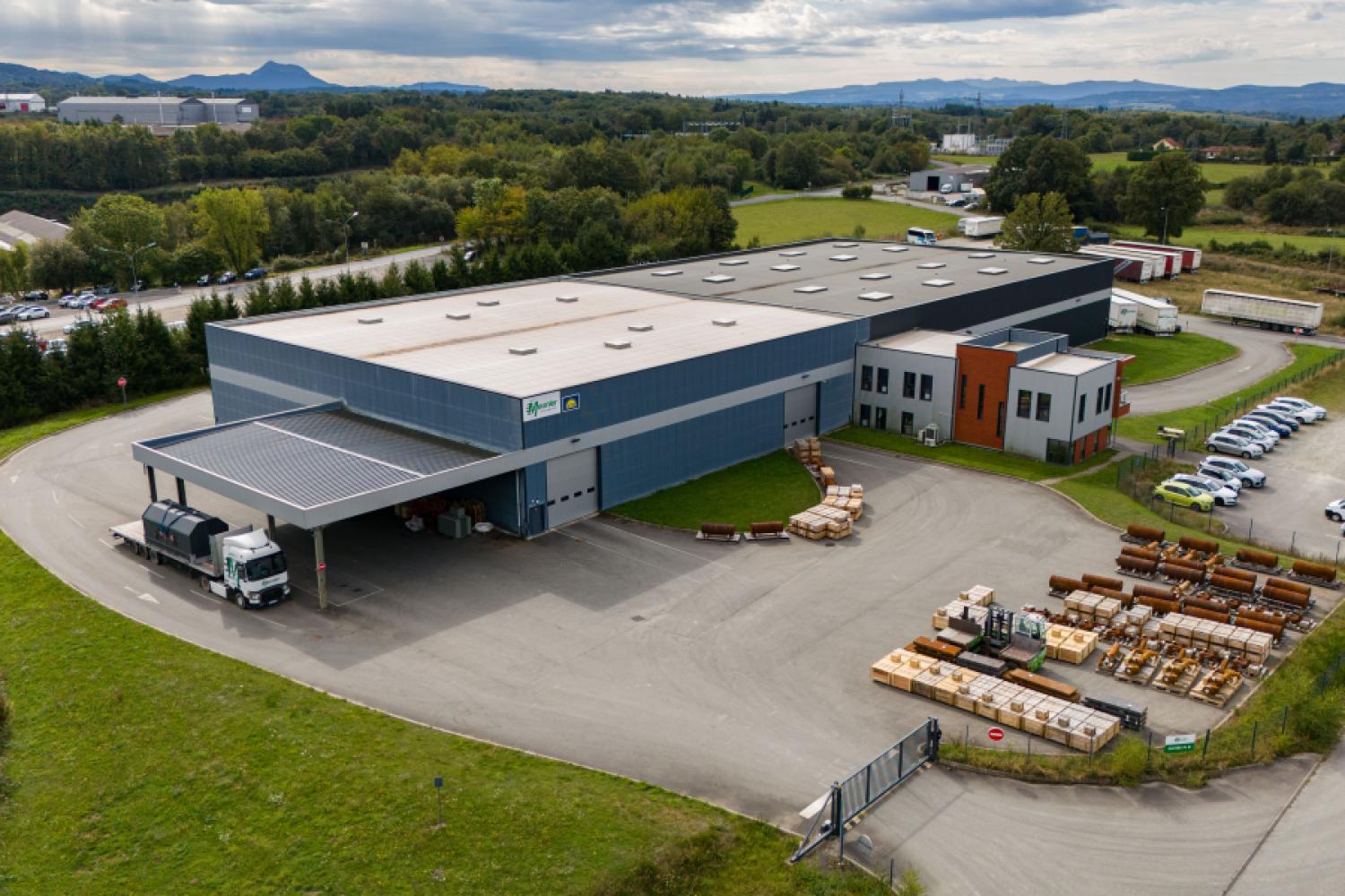 TransFollow has integrated its e-CMR application into the TMS and onboard computer system of Transports Meunier to centralize all functions for managing orders and transport documents. The result is a fully digitized, paperless transport operation and a billing cycle shortened by 25 days. | Image: Transports Meunier