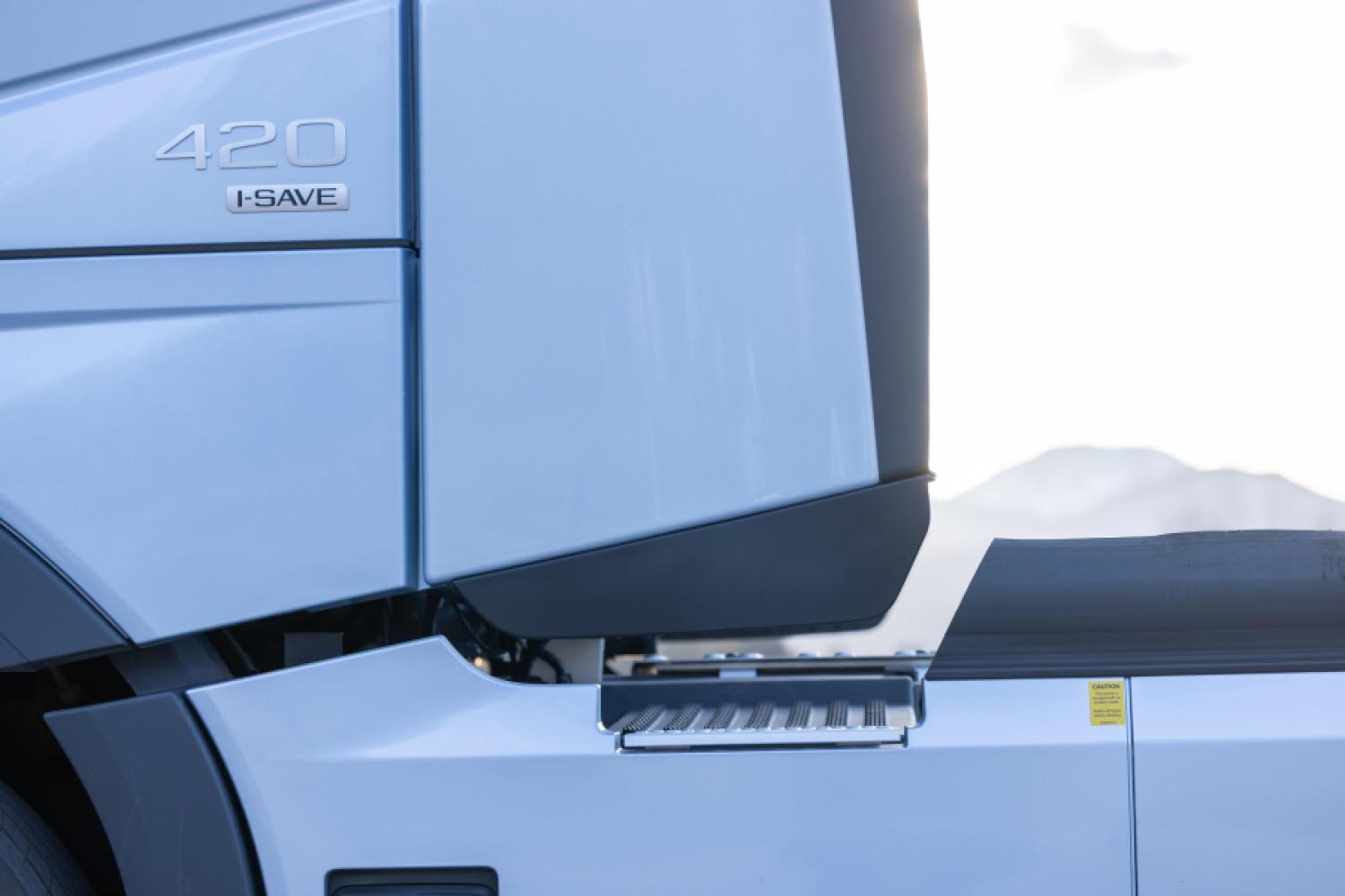 Según Anders Tenstam, experto sénior en tecnología de aerodinámica en Volvo Trucks, han recorrido caminos no convencionales y han utilizado una técnica que normalmente se emplea en aviones, coches de Fórmula 1 y turbinas eólicas. (Foto: Volvo Trucks)
