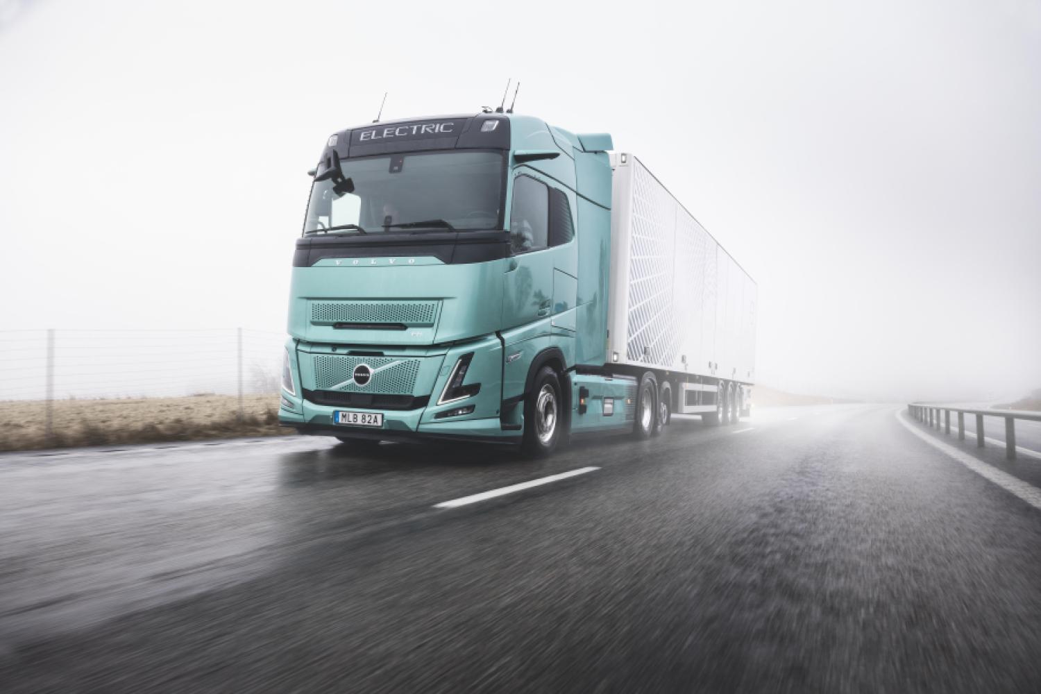 The new long-haul electric truck from Volvo has a range of up to 600 kilometers and can be charged in just 40 minutes. | Image: Volvo Trucks