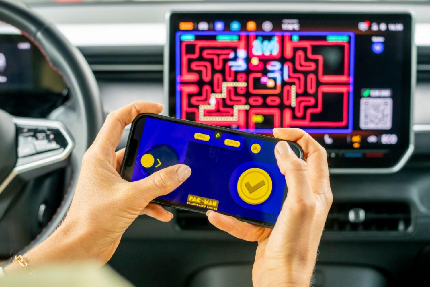 L'application AirConsole est désormais disponible pour les versions actuelles de l'ID. Buzz, Caddy, Multivan, California et Crafter - 15 jeux sont déjà disponibles, y compris le classique Pac-Man. (Photo : Volkswagen Véhicules Utilitaires)