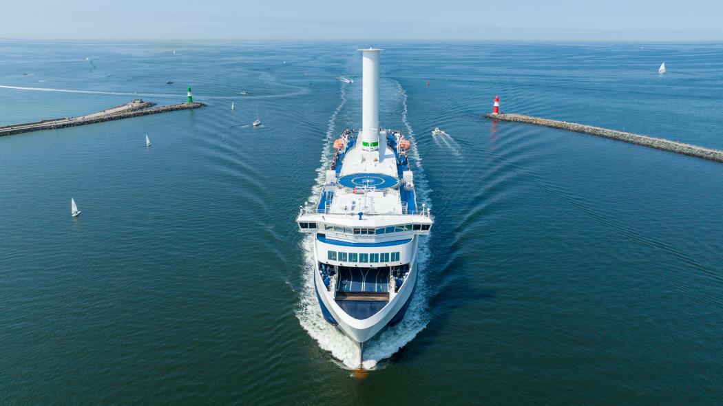 In the Miniport of the Rostock Shipping Museum, visitors can now steer a model of the Scandlines hybrid ferry “Berlin.” | Photo: Scandlines