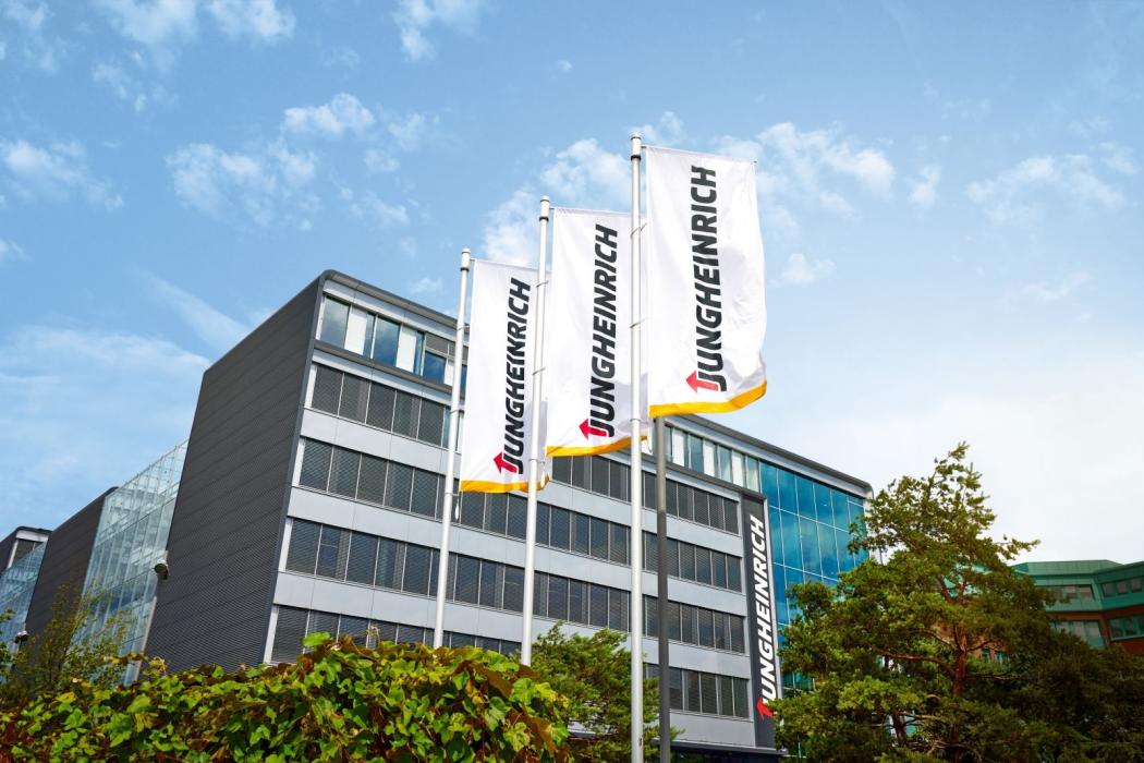 Jungheinrich reports stable revenues for the first half of 2025, but has lowered its annual forecast. (Photo: Jungheinrich)