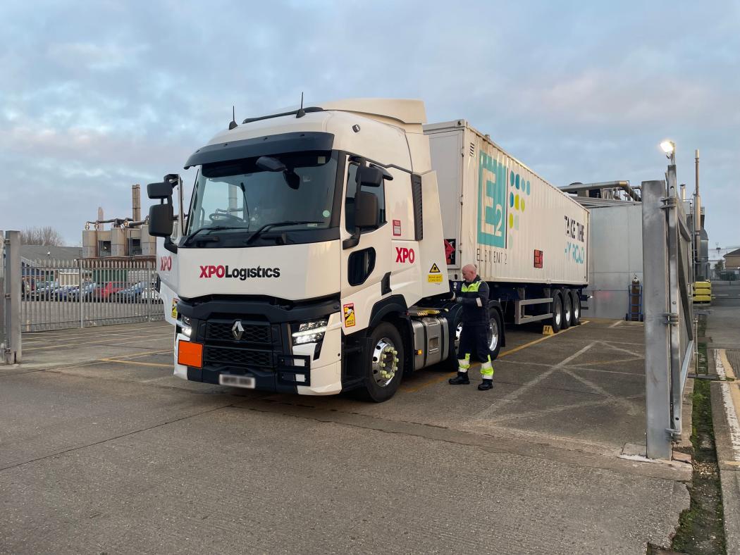 The first facility for hydrogen supply via "Tube Trailer" at the Mahle Powertrain site in Northampton. | Image: MPT.