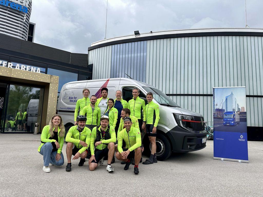 Start in Taufkirchen near Munich, for people and machines. | Photo: Renault Trucks