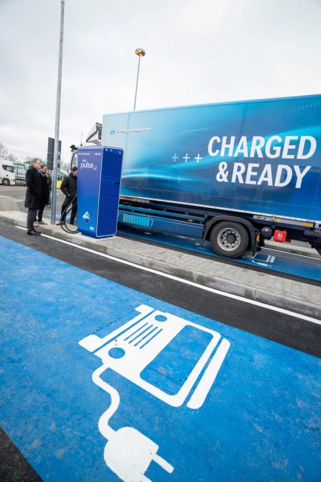 La directiva KsNI ha impulsado efectivamente el mercado de los camiones eléctricos, hasta que el presupuesto lo detuvo. 8Foto: Aral)