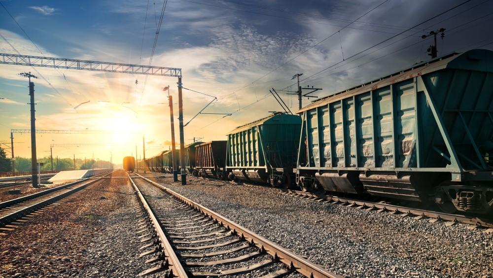 Early morning at the marshalling yard: Freight trains remain central players in the European logistics networks. (Photo: Hitachi)