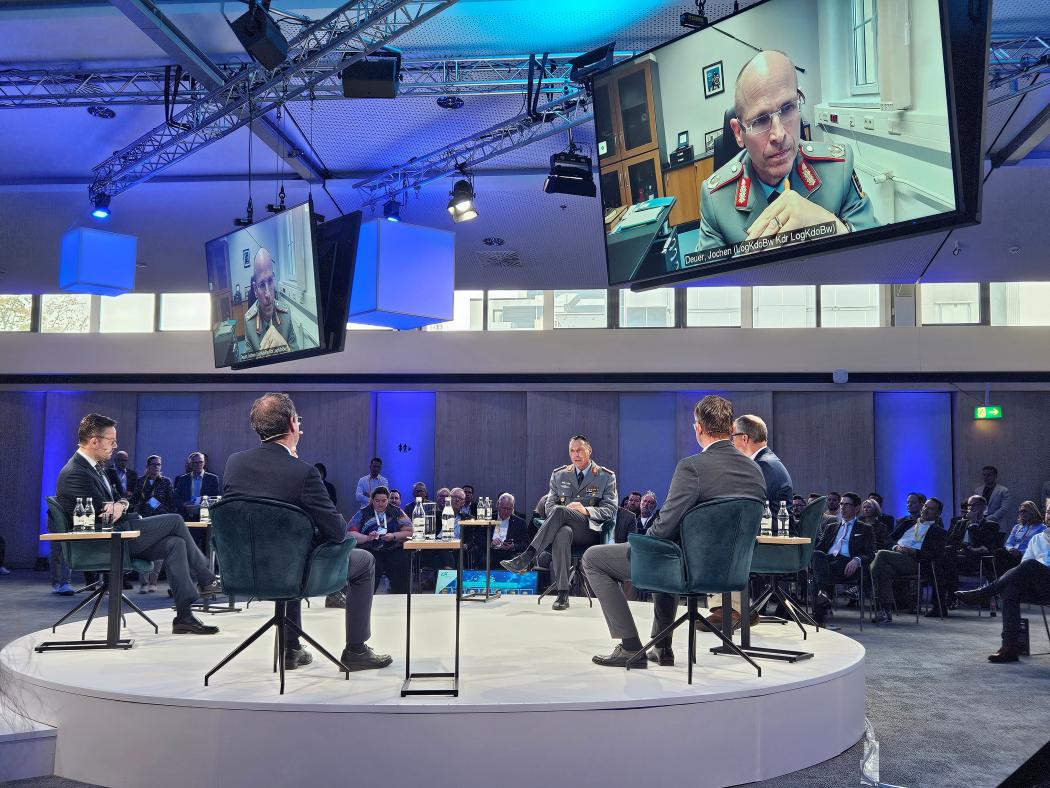 The Networking Forum was met with great enthusiasm by the conference audience: The seats in the CURIOstage were completely sold out. (Photo: Therese Meitinger)
