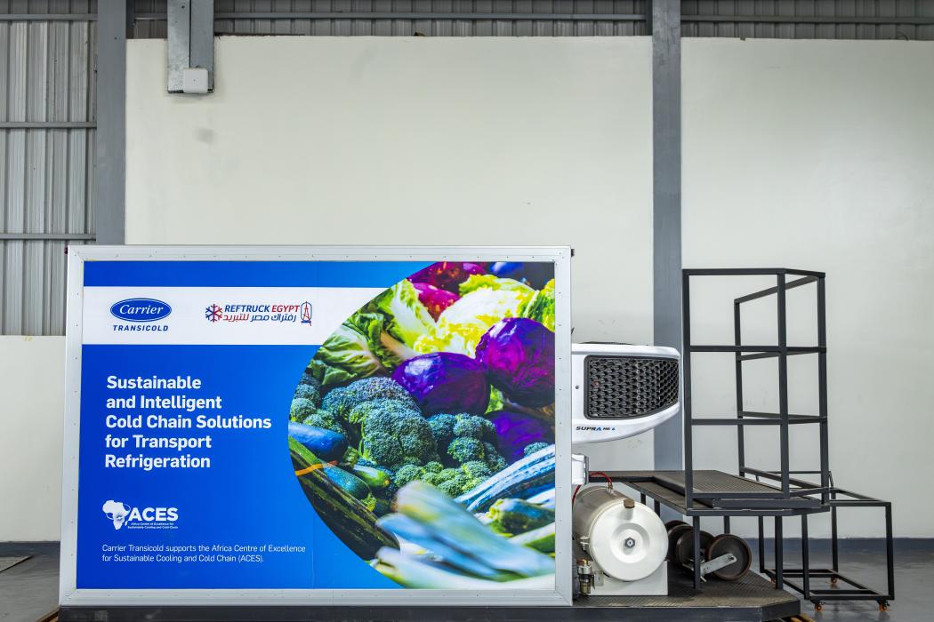 ACES przyjął chłodziarkę podarowaną przez firmę Carrier na swoim kampusie w Kigali, w Rwandzie. (Zdjęcie: Carrier Transicold)