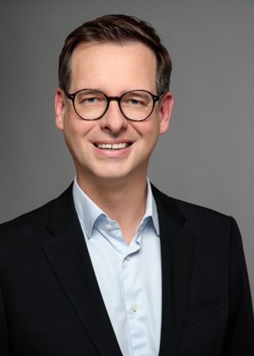 Dyrektor ds. Obsługi Klienta i Łańcucha Dostaw w Coca-Cola Europacific Partners Niemcy: W swojej nowej roli dr Sven Boomgaarden (zdjęcie) raportuje do José Antonio Echeverría, dyrektora ds. CS&SC w CCEP, oraz do Johna Galvina, przewodniczącego zarządu CCEP Niemcy. (Zdjęcie: Coca-Cola)