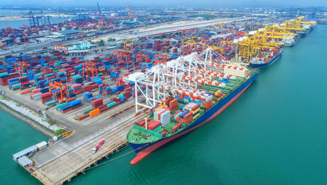 El puerto de contenedores Laem Chabang es el puerto marítimo más importante de Tailandia y un nodo central para el comercio internacional. (Foto: Gettyimages/Gebrüder Weiss)