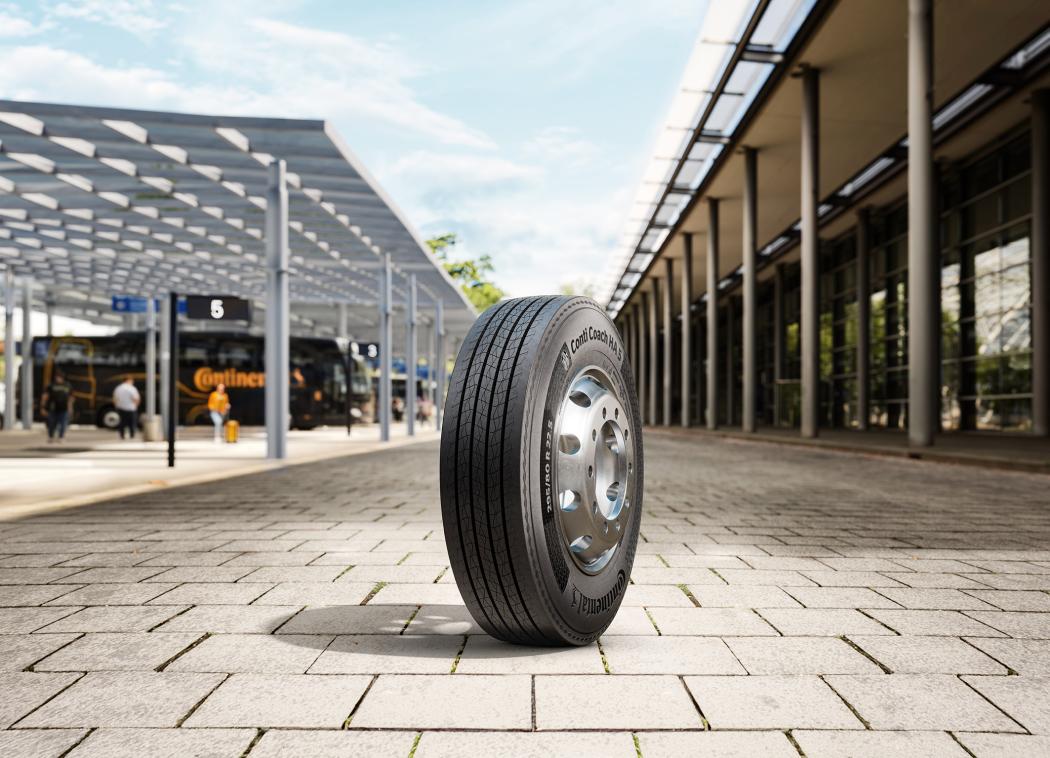 The international tire manufacturer Continental has presented the first model of the newly developed 'Conti Coach Generation 5' tire line, the 'Conti Coach HA 5'. | Image: Continental